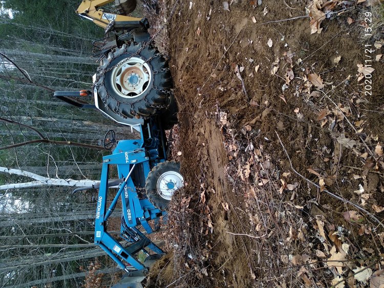 20-1121-152923: there's air under that rear-wheel !