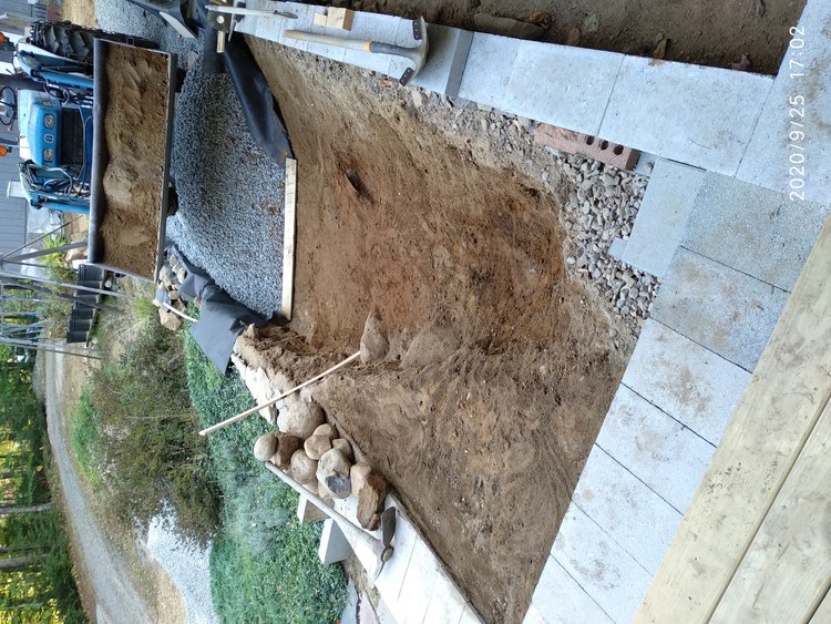 20-0925-170201: last bucket of dirt loaded